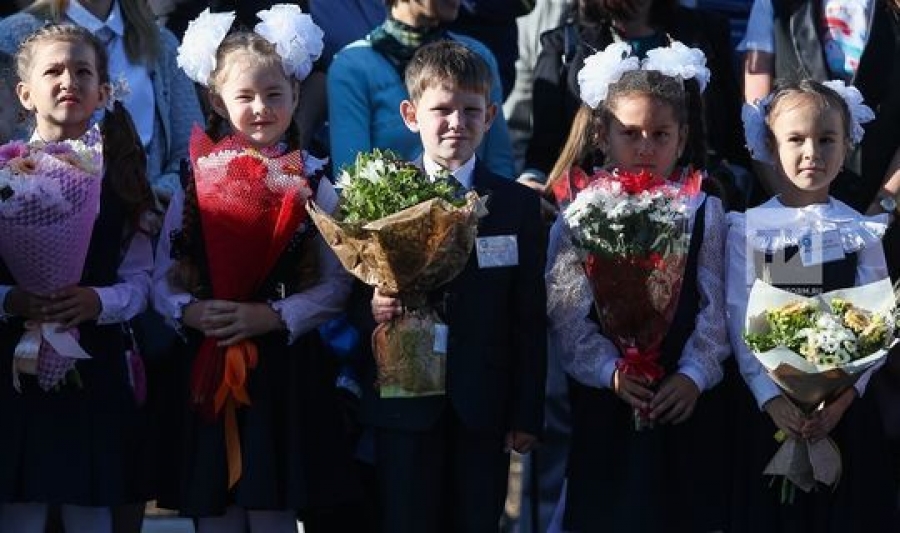 Татарстанда 1 сентябрьдә мәктәп линейкаларында 100 кеше генә катнаша ала